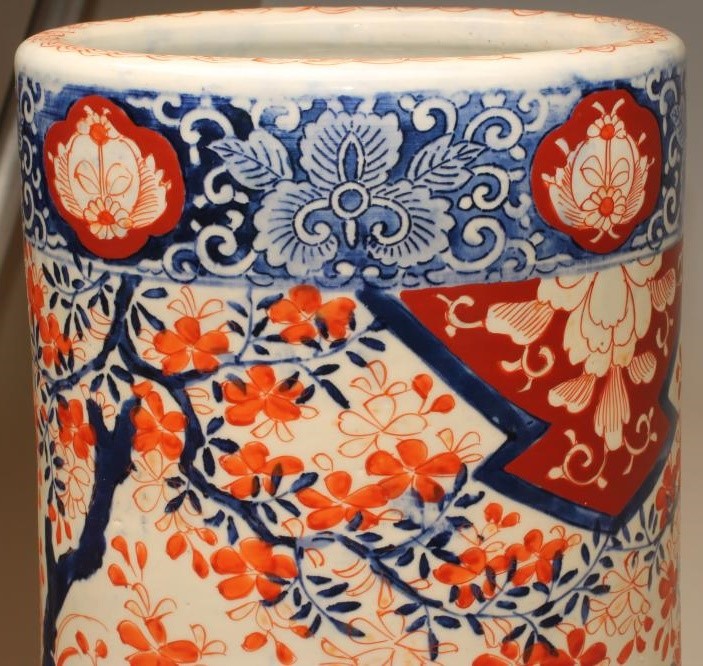 AN IMARI PORCELAIN STICK STAND Image