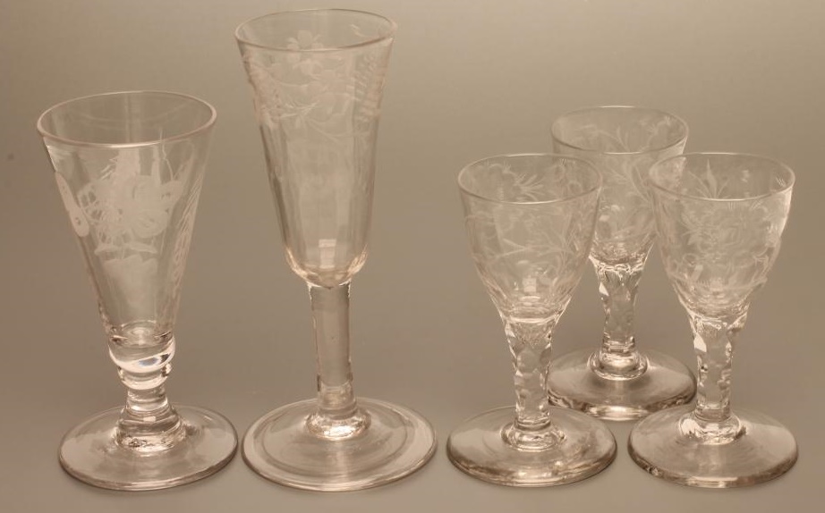 A SET OF THREE GEORGIAN WINE GLASSES Image