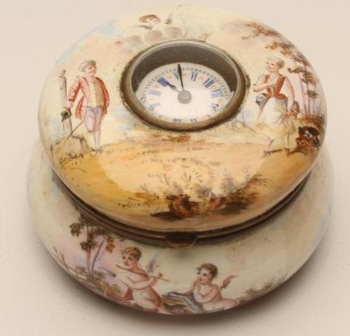 A CONTINENTAL ENAMEL DRESSING TABLE BOX AND COVER Image