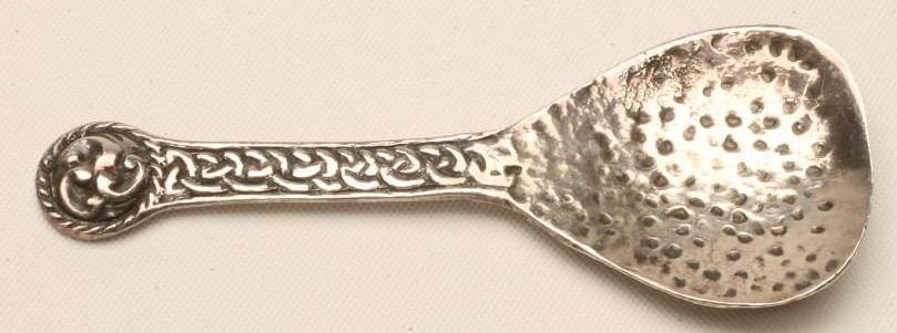 A SILVER CADDY SPOON Image