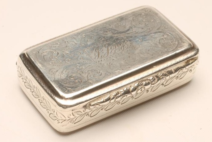 A WILLIAM IV SCOTTISH SILVER SNUFF BOX Image