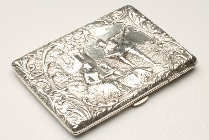 A LADY'S LATE VICTORIAN SILVER AIDE-MEMOIRE Image
