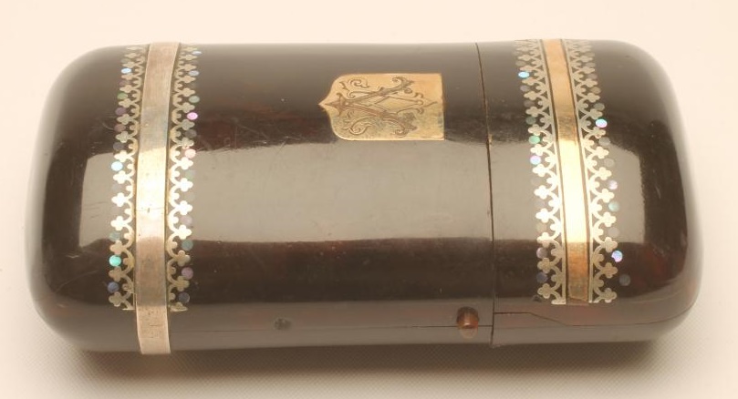 A VICTORIAN TORTOISESHELL CIGARETTE CASE of oval section Image