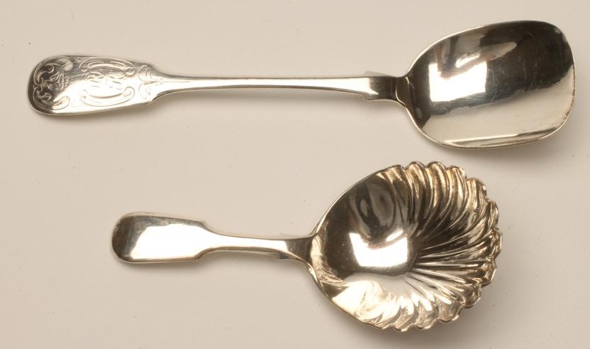 AN EARLY VICTORIAN SILVER LONG CADDY SPOON Image