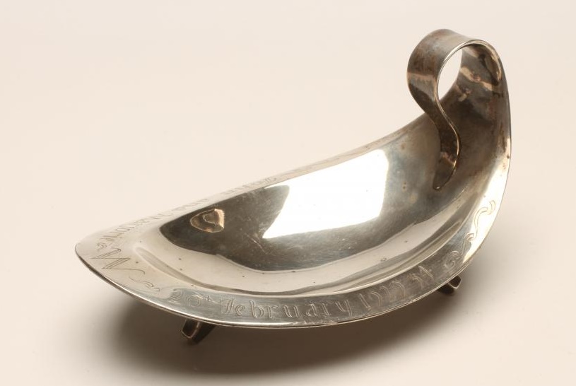 A SILVER SWEETMEAT DISH Image