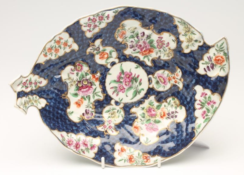 A FIRST PERIOD WORCESTER PORCELAIN LEAF DISH Image
