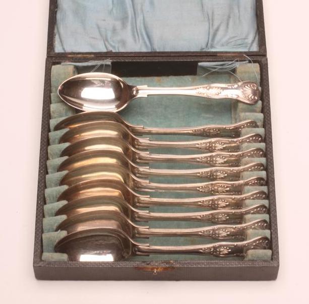 A SET OF TEN VICTORIAN SILVER TEASPOONS Image