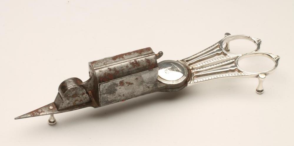 A PAIR OF GEORGE III SILVER SCISSOR ACTION SNUFFERS Image