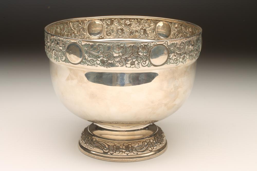 AN EDWARDIAN SILVER SMALL ROSE BOWL Image