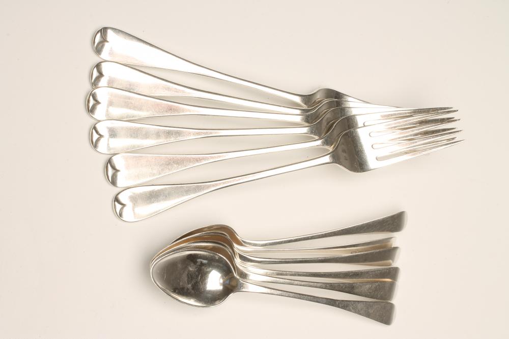 A SET OF SIX WILLIAM IV SILVER DESSERT FORKS Image