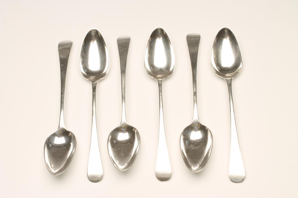 A SET OF SIX GEORGE III IRISH SILVER SPOONS Image