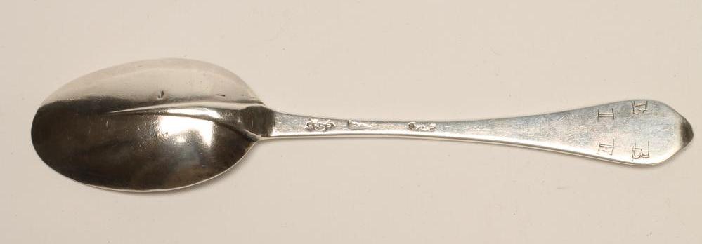 A QUEEN ANNE BRITANNIA STANDARD SILVER TREFID END SPOON Image