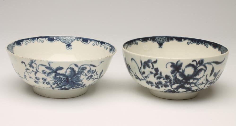 TWO FIRST PERIOD WORCESTER "MANSFIELD" PATTERN PORCELAIN BOWLS Image