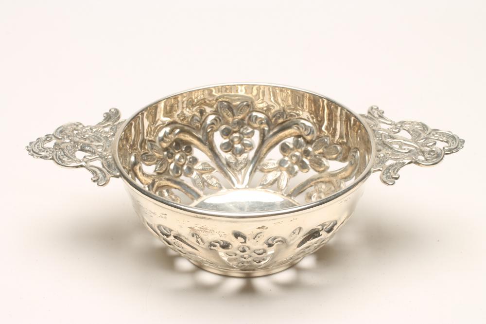 A LATE VICTORIAN SILVER BONBON DISH Image
