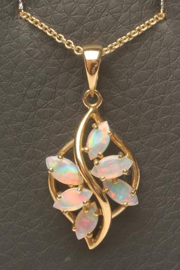 AN OPAL PENDANT Image
