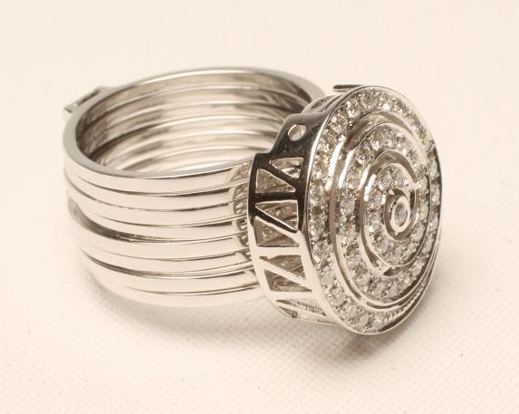 AN UNUSUAL DIAMOND METAMORPHIC RING/BRACELET Image