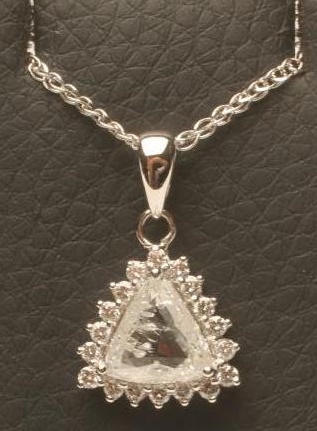 A DIAMOND PENDANT Image