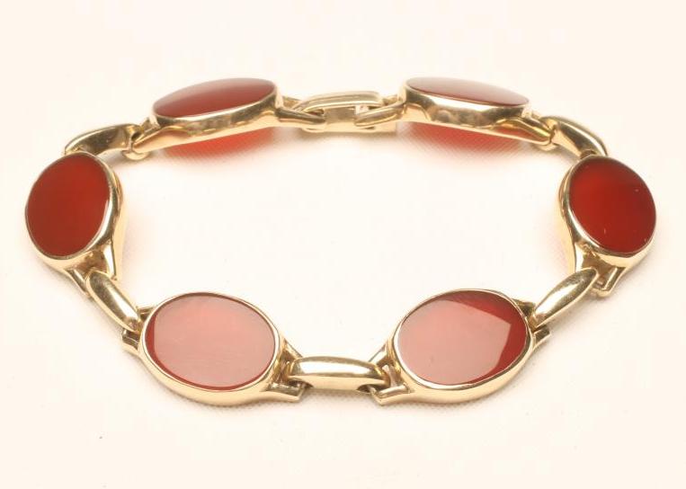 A CORNELIAN BRACELET Image