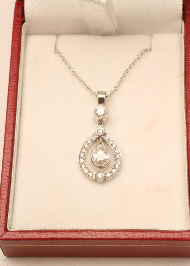 A DIAMOND PENDANT Image