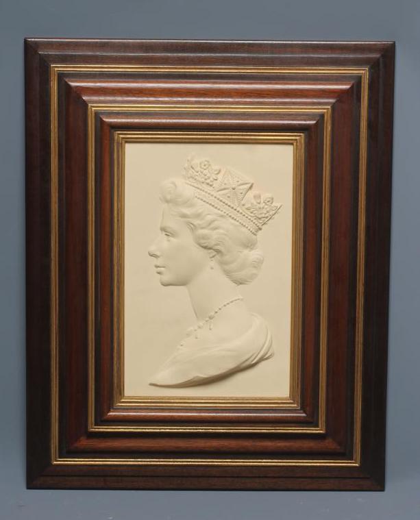 ARNOLD MACHIN FOR ROYAL WORCESTER - "Portrait of Her Majesty Queen Elizabeth II" Image