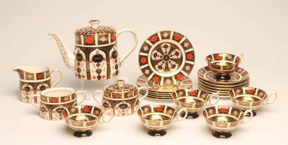 A ROYAL CROWN DERBY CHINA TEA SERVICE Image