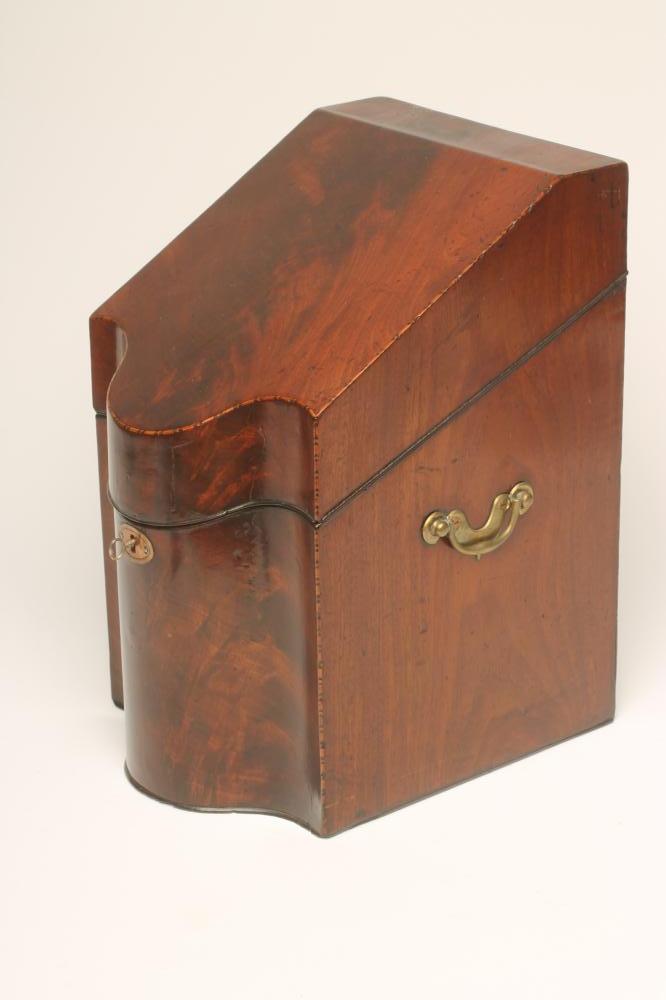 A GEORGIAN MAHOGANY KNIFE BOX Image