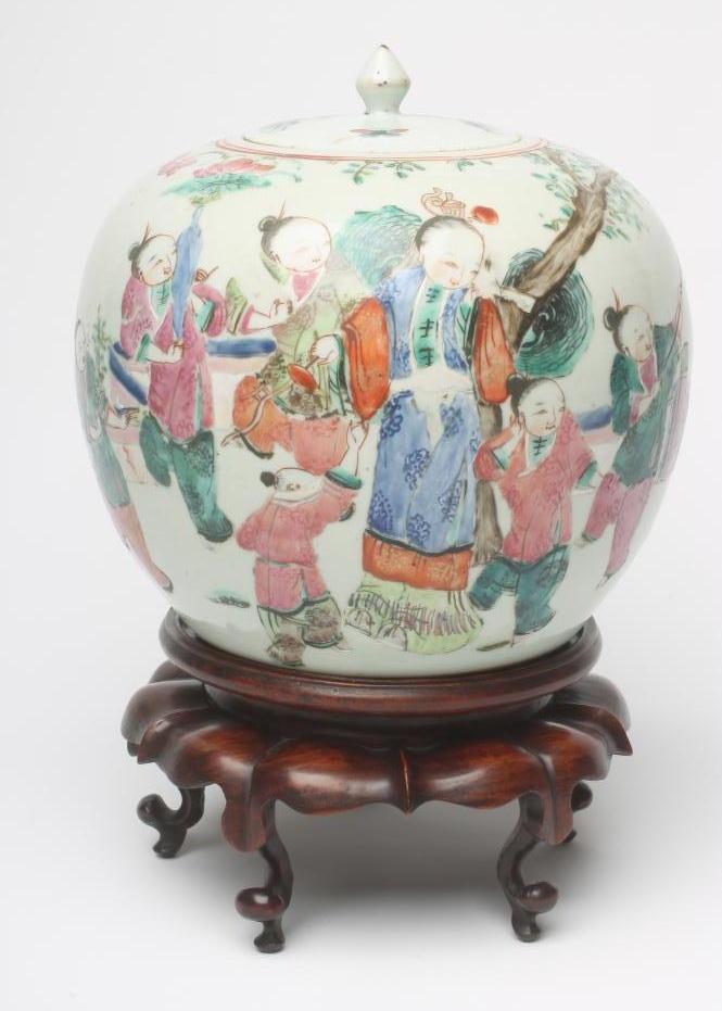 A CHINESE PORCELAIN JAR AND COVER of ovoid form Image