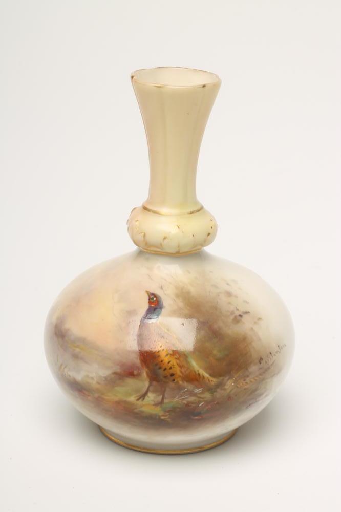 A ROYAL WORCESTER CHINA SMALL BOTTLE VASE Image