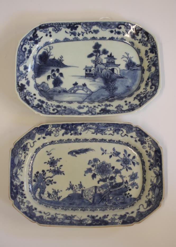 TWO CHINESE EXPORT PORCELAIN STANDS Image