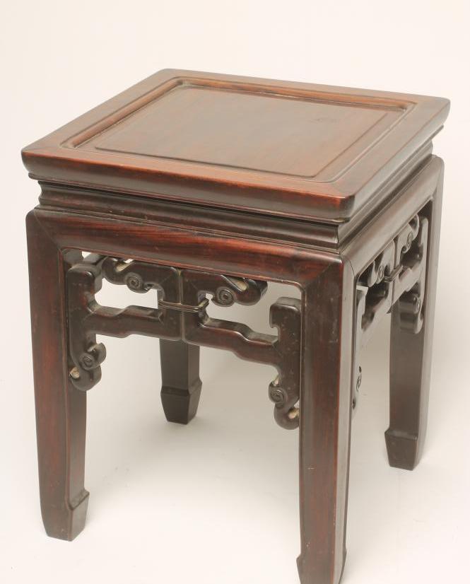 A CHINESE PADOUK WOOD JARDINIERE STAND Image