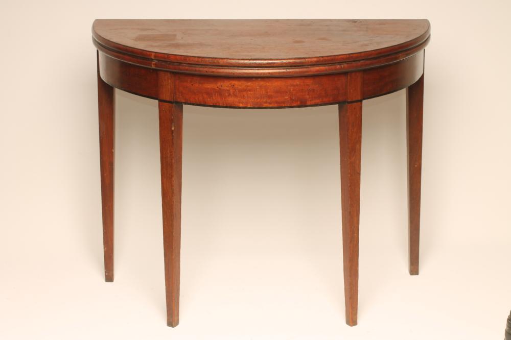 A GEORGIAN FOLDING TEA TABLE Image