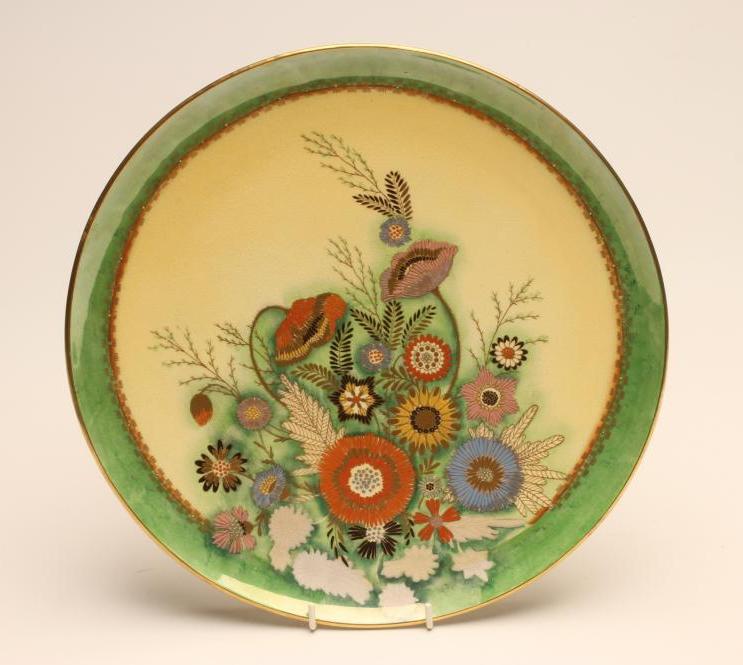 AN ART DECO CARLTON WARE EARTHENWARE CHARGER Image