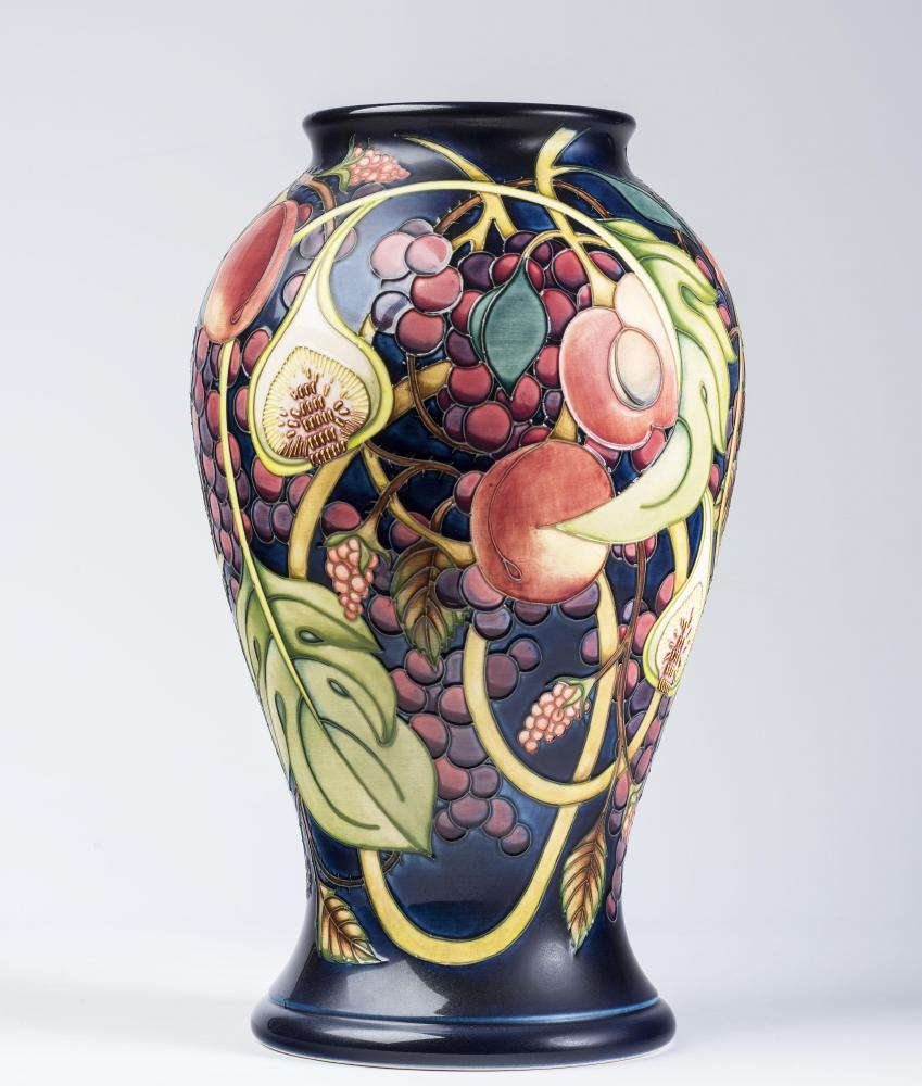 A MOORCROFT POTTERY LARGE VASE Image