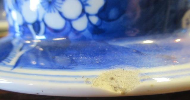 A CHINESE PORCELAIN LARGE JAR AND COVER of inverted baluster form, painted in underglaze blue with Image