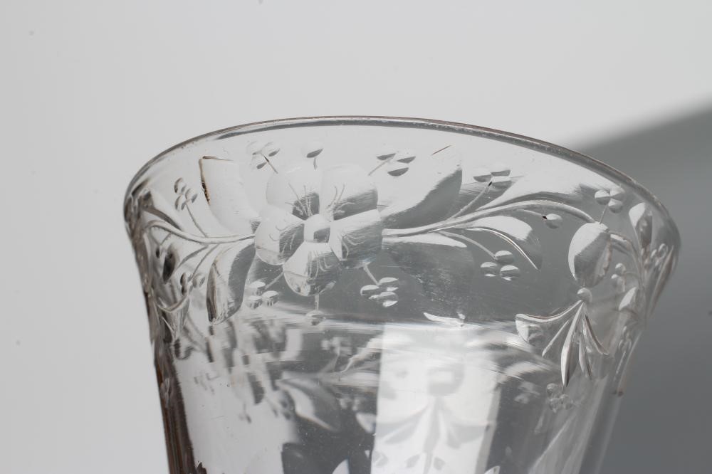 A WINE GLASS Image