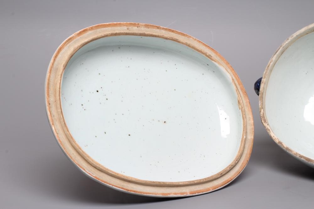 A CHINESE IMARI PORCELAIN TUREEN AND COVER of oval form with pomegranate knop and two rabbit head Image