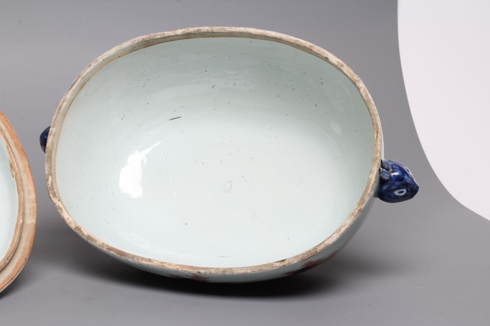 A CHINESE IMARI PORCELAIN TUREEN AND COVER of oval form with pomegranate knop and two rabbit head Image