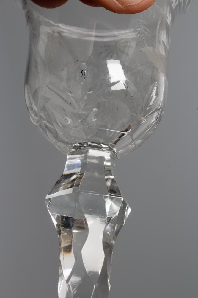 A WINE GLASS Image