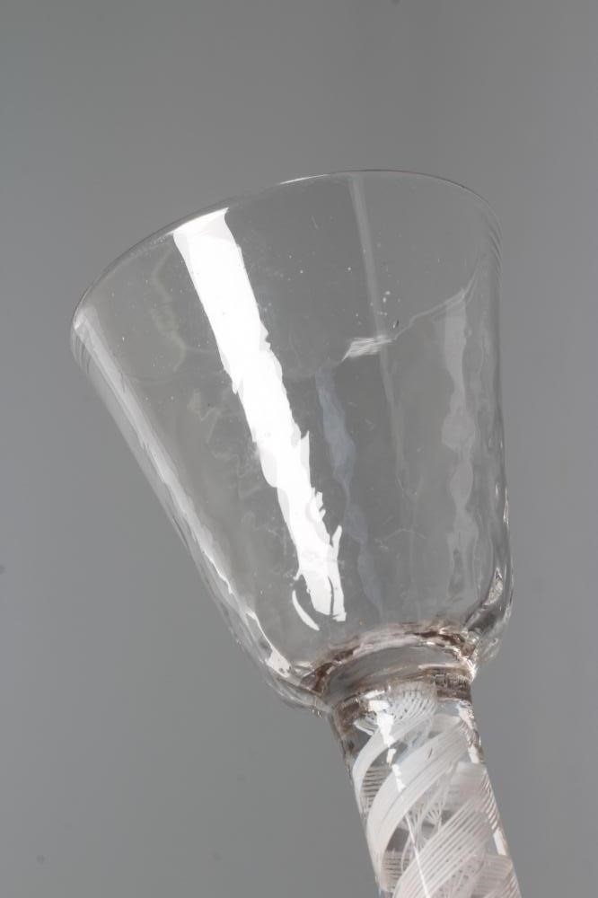 A WINE GLASS Image