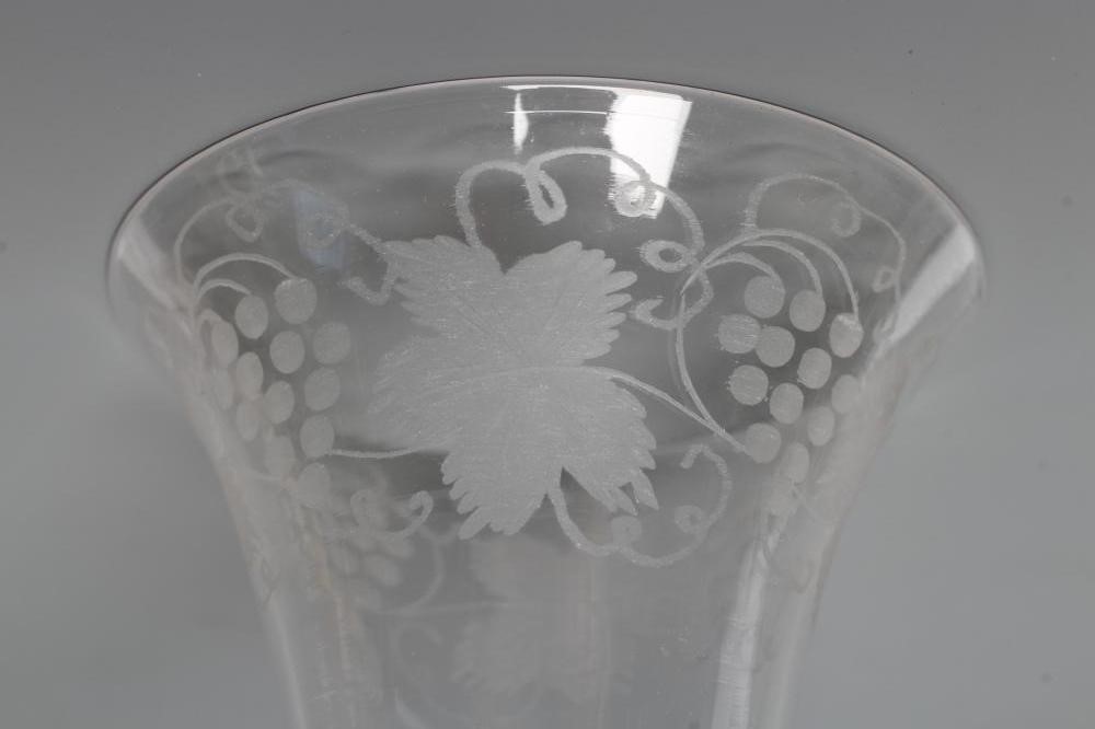 A WINE GLASS Image