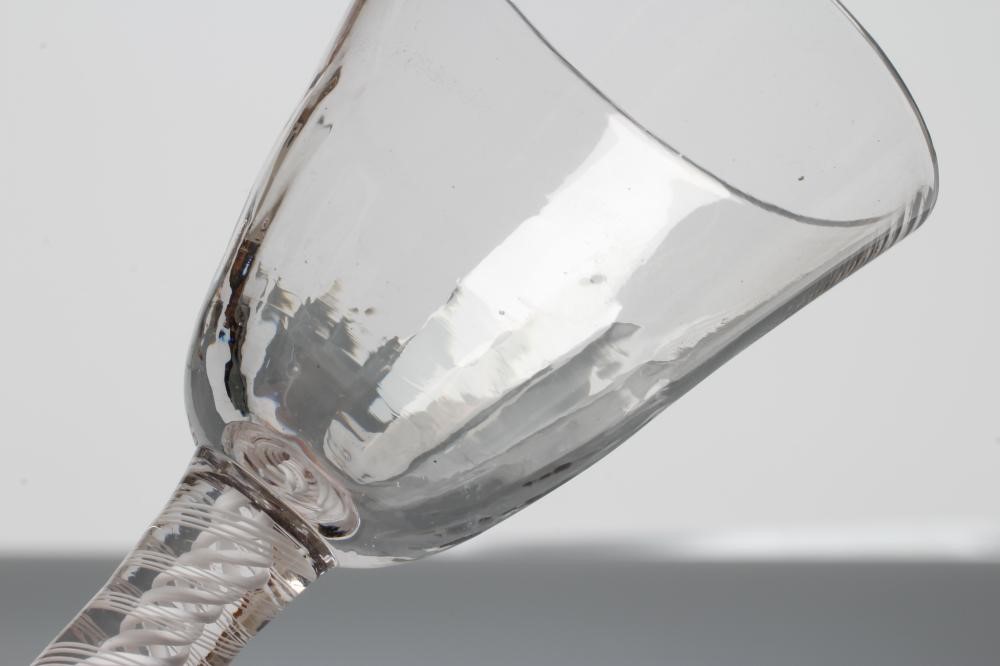 A WINE GLASS Image