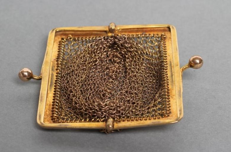 A GEORGE V 9CT GOLD MINIATURE RETICULE, Birmingham 1911, with hinged clasp and hanging loop, frame Image