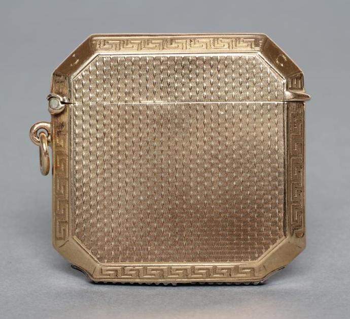 A 9CT GOLD VESTA CASE Image