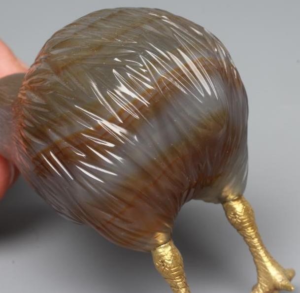 A GERMAN CARVED AGATE KIWI Image