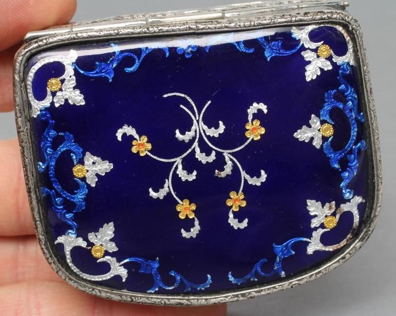 A GERMAN TABLE SNUFF BOX Image