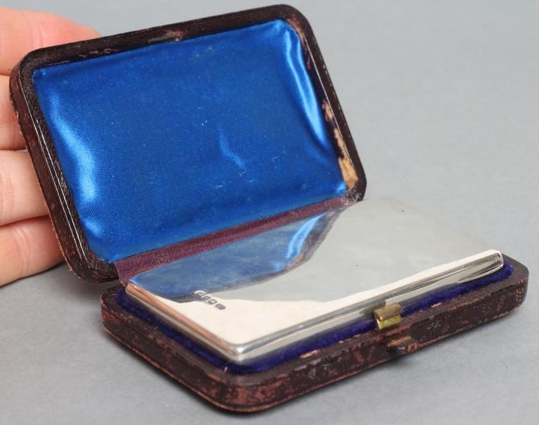 A VICTORIAN SILVER CARD CASE Image