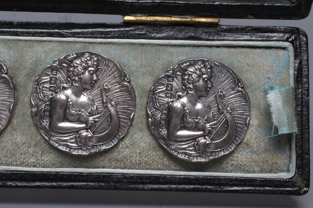 A SET OF SIX LATE VICTORIAN ART NOUVEAU SILVER BUTTONS, maker Saunders & Shepherd, Birmingham 1901, Image