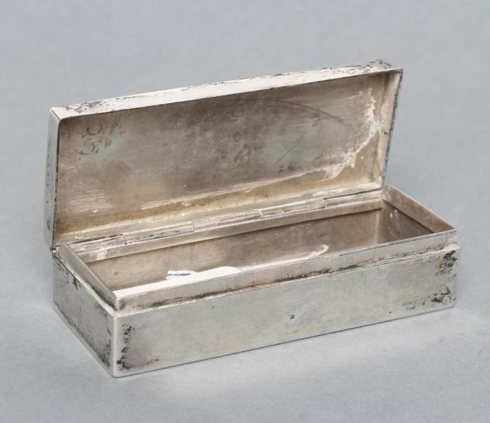 A CHINESE DRESSING TABLE BOX, maker Wang Hing & Co., Canton Shanghai pre 1941, of plain oblong form, Image