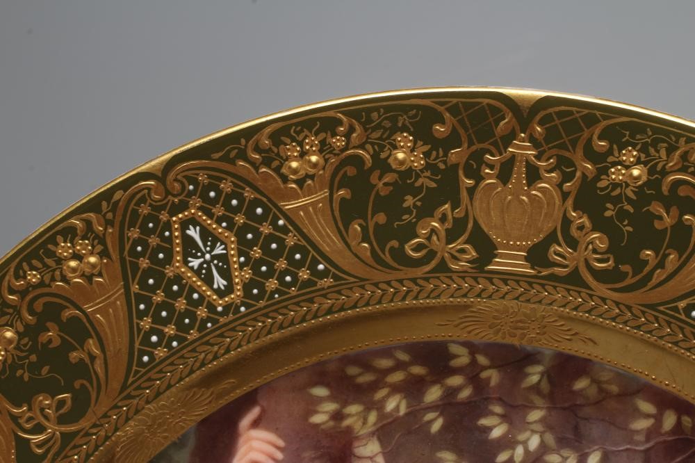 A VIENNA PORCELAIN CABINET PLATE Image