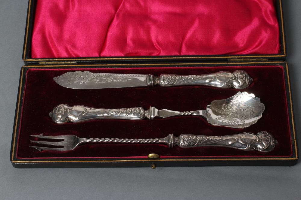 AN EDWARDIAN SILVER THREE PIECE AFTERNOON TEA SERVING SET Image